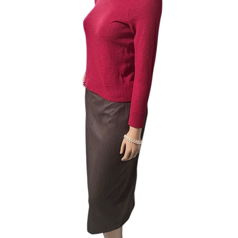 Chic Brown Pencil Skirt and a Banana Republic knit Sweater. Y2K Trending☑️ - Picture 14 of 15